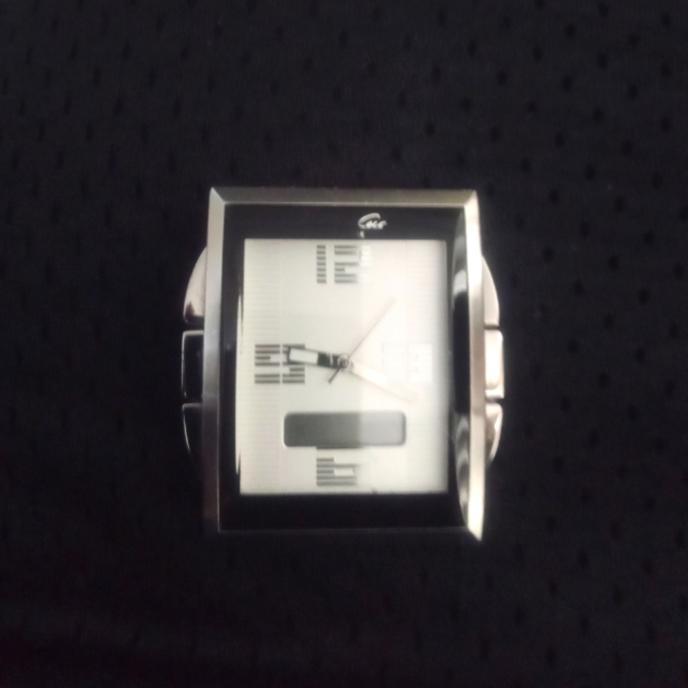 Vintage Kenneth Cole dual time watch
